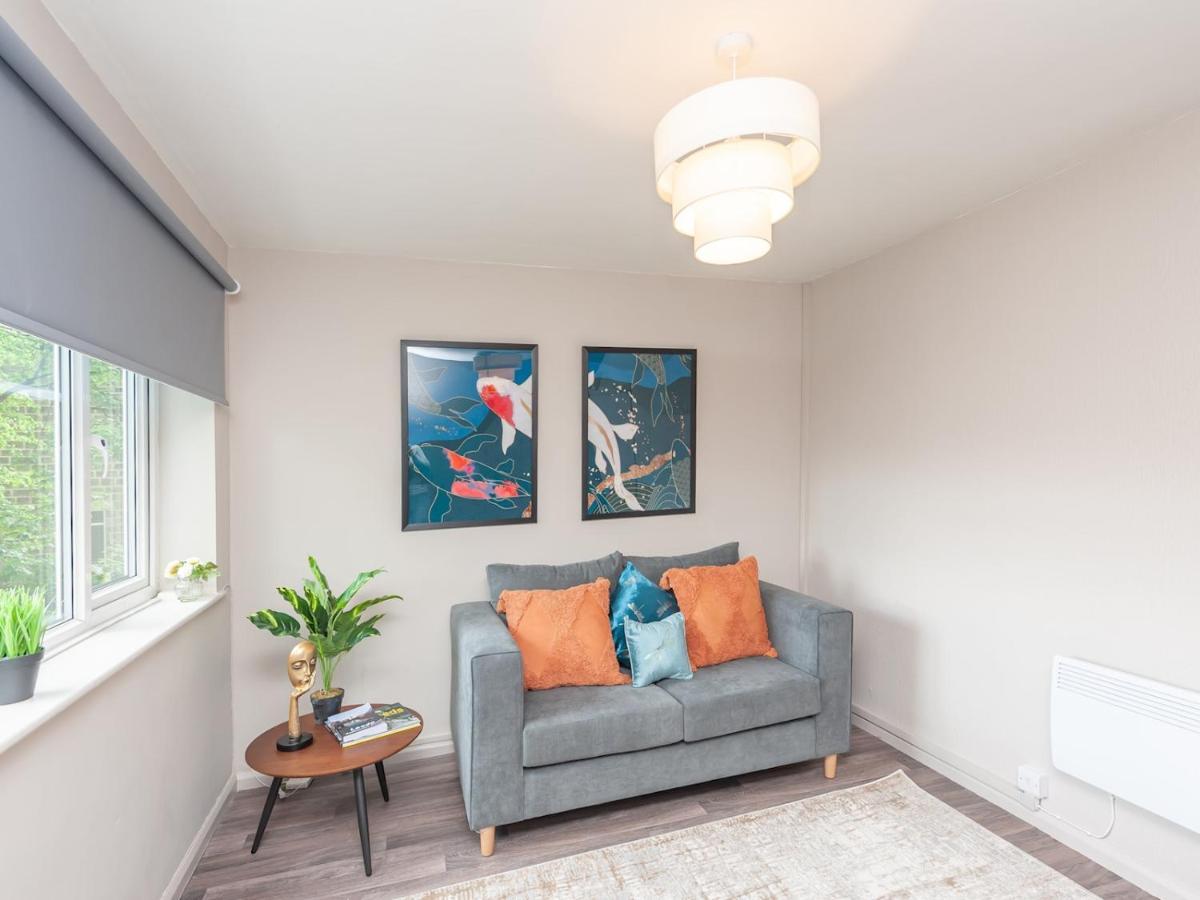 Pass The Keys Couples Haven On The Banks Of The River Aire Apartment Leeds  Bagian luar foto